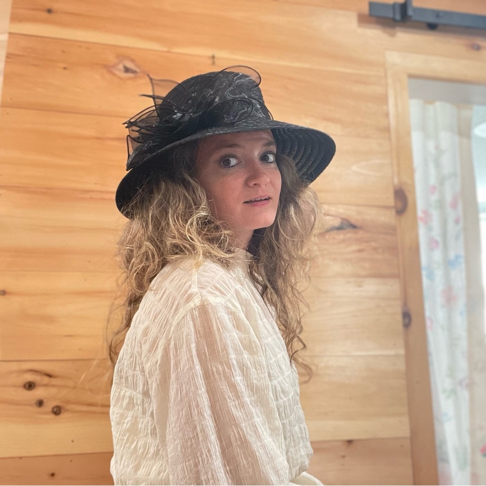 NWT Forbusite Derby Hat with Bow